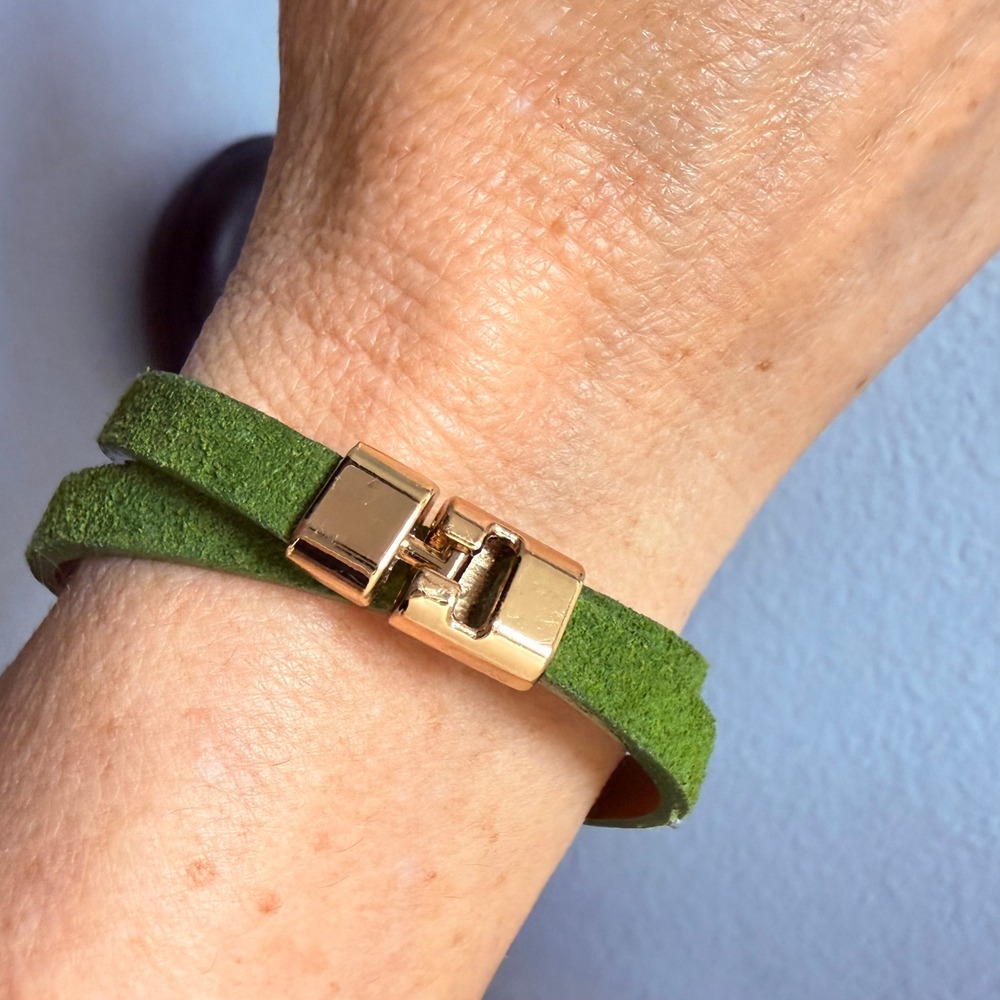 Leighelena Double T-Bar Bracelet in Green Suede
